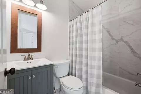 Bath - 220 Audreys Way, Suwanee, GA 30024 photo 6 of 9