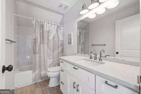 Bath - 220 Audreys Way, Suwanee, GA 30024 photo 8 of 9