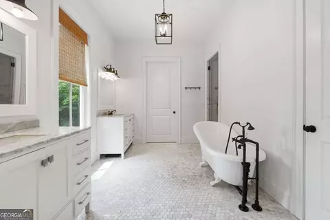 Bath - 220 Audreys Way, Suwanee, GA 30024 photo 2 of 9