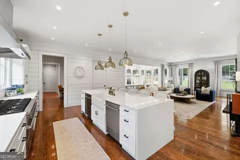 Kitchen - 220 Audreys Way, Suwanee, GA 30024 photo 7 of 8