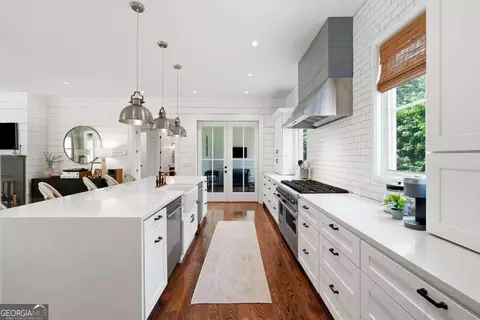 Kitchen - 220 Audreys Way, Suwanee, GA 30024 photo 3 of 8