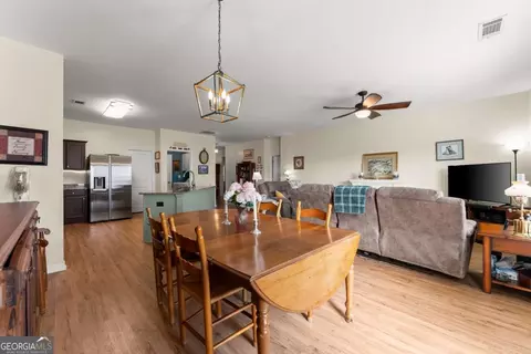 Dining - 740 Independence Ave, Pendergrass, GA 30567 photo 2 of 2