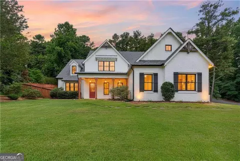1009 Davenport Cir, Powder Springs, GA 30127