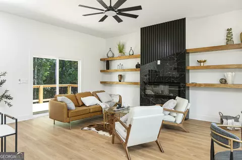 Living - 535 Michael Cir, Monroe, GA 30655 photo 1 of 1