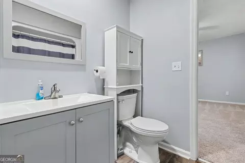 Bath - 102 Mckinley Cir, Lagrange, GA 30240 photo 1 of 3