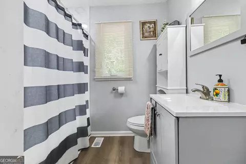 Bath - 102 Mckinley Cir, Lagrange, GA 30240 photo 2 of 3