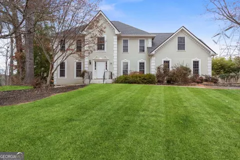 808 Valbrook Ct SW, Lilburn, GA 30047