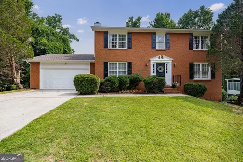 861 Lagoon Ct, Stone Mountain, GA 30083