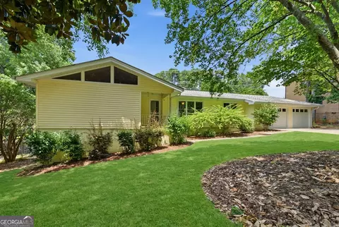 1720 Windsorbrooke Dr, Marietta, GA 30062