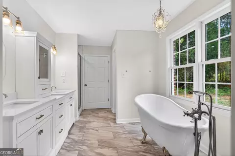 Bath - 7142 Hamilton Rd, Pine Mountain, GA 31822 photo 2 of 10