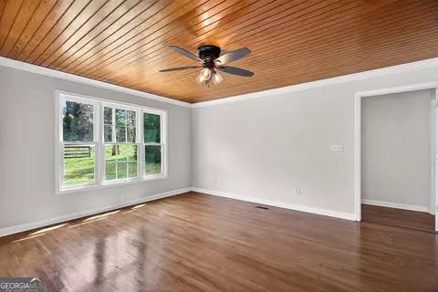 Living - 7142 Hamilton Rd, Pine Mountain, GA 31822 photo 3 of 4