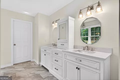 Bath - 7142 Hamilton Rd, Pine Mountain, GA 31822 photo 6 of 10