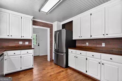 Kitchen - 7142 Hamilton Rd, Pine Mountain, GA 31822 photo 1 of 4