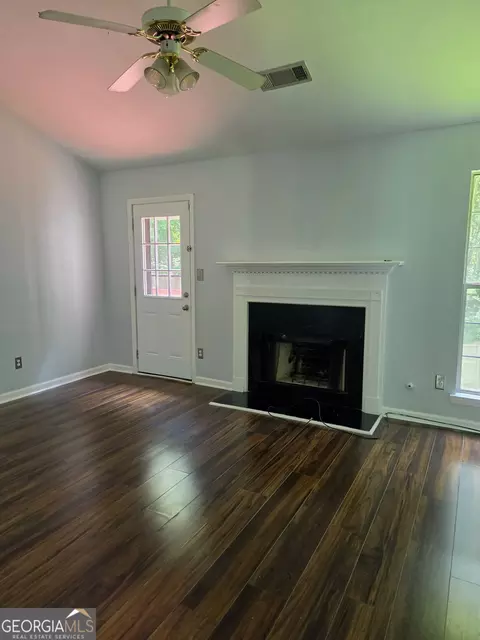 6923 Biscayne Blvd, Rex, GA 30273 photo 2