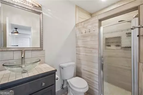 Bath - 3975 Coventry Park Ln, Duluth, GA 30096 photo 5 of 5