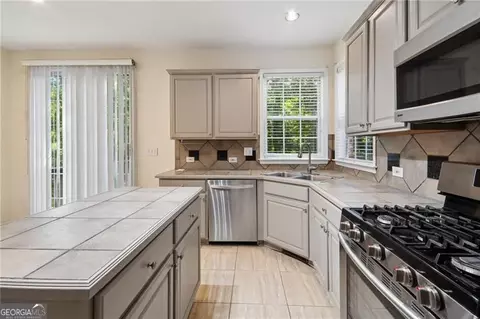 Kitchen - 3975 Coventry Park Ln, Duluth, GA 30096 photo 2 of 4