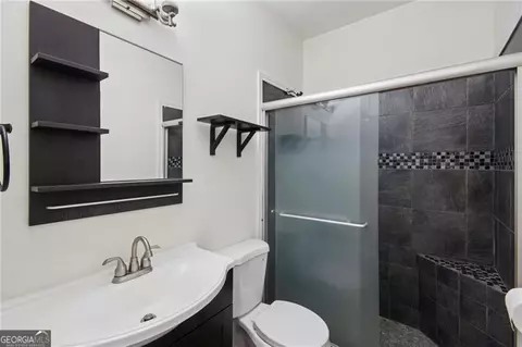 Bath - 3975 Coventry Park Ln, Duluth, GA 30096 photo 1 of 5