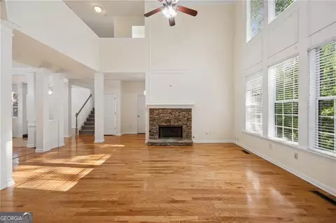 Living - 3975 Coventry Park Ln, Duluth, GA 30096 photo 4 of 6