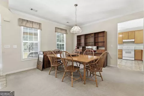 Dining - 1080 Hunter Rd, Williamson, GA 30292 photo 1 of 5