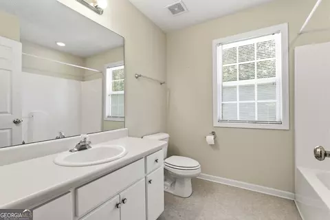 Bath - 1080 Hunter Rd, Williamson, GA 30292 photo 3 of 3