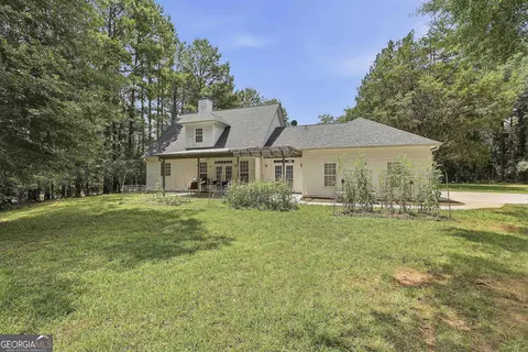 Exterior - 1080 Hunter Rd, Williamson, GA 30292 photo 11 of 15