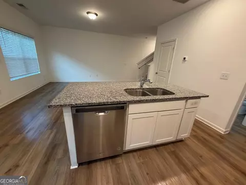 Kitchen - 1410 Ben Park Way, Grayson, GA 30017 photo 3 of 4