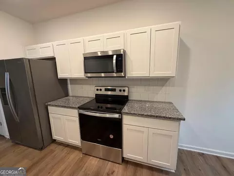 Kitchen - 1410 Ben Park Way, Grayson, GA 30017 photo 2 of 4