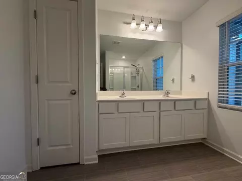 Bath - 1410 Ben Park Way, Grayson, GA 30017 photo 4 of 6