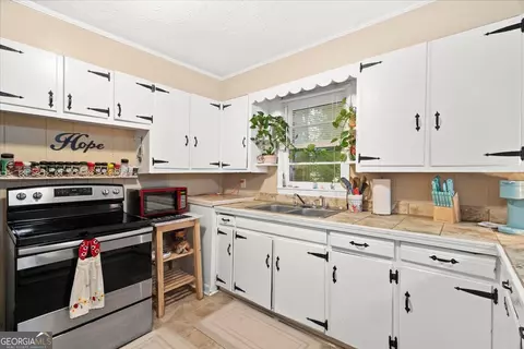 Kitchen - Undisclosed, Calhoun, GA 30701 photo 2 of 2