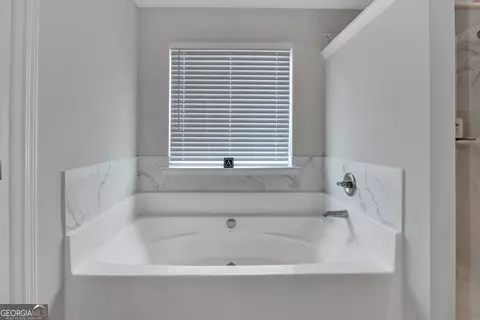 Bath - 2267 Bold Springs Rd, Monroe, GA 30656 photo 4 of 6