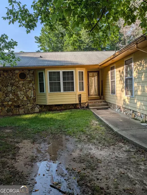 30 Price Dr, Locust Grove, GA 30248