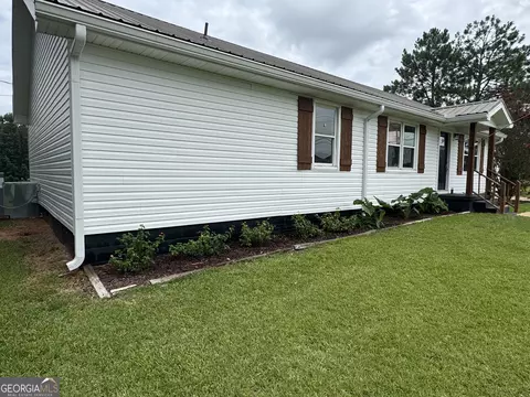 Exterior - 5 Lake Dr, Lagrange, GA 30241 photo 11 of 11