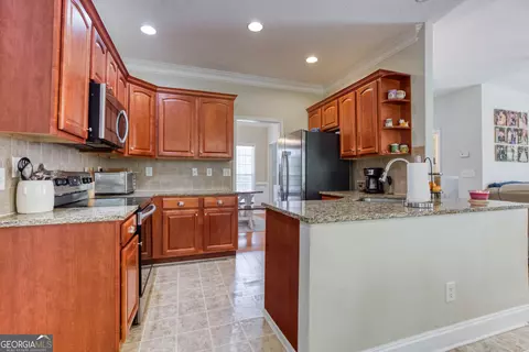 Kitchen - 303 Mckendree Ct, Bethlehem, GA 30620 photo 2 of 6