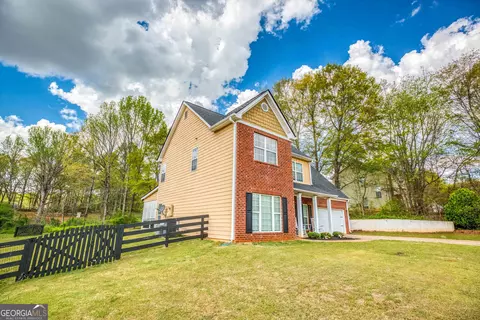 Exterior - 303 Mckendree Ct, Bethlehem, GA 30620 photo 3 of 11