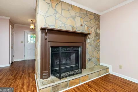 Living - 107 Shane Cir, Perry, GA 31069 photo 3 of 8