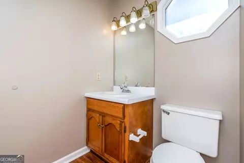 Bath - 107 Shane Cir, Perry, GA 31069 photo 2 of 4