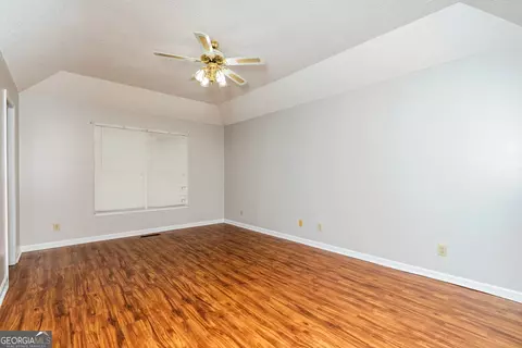 Living - 107 Shane Cir, Perry, GA 31069 photo 8 of 8