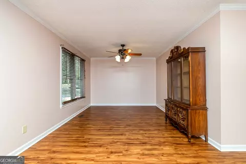 Living - 107 Shane Cir, Perry, GA 31069 photo 6 of 8