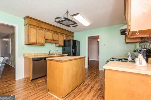 Kitchen - 107 Shane Cir, Perry, GA 31069 photo 1 of 4