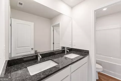 Bath - 300 Hudson Ct, Jackson, GA 30233 photo 1 of 4