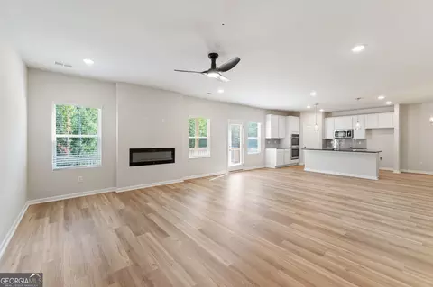 Living - 300 Hudson Ct, Jackson, GA 30233 photo 1 of 3