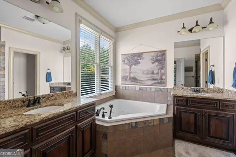 Bath - 2469 St Martin Way, Monroe, GA 30656 photo 2 of 6