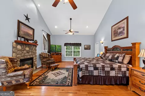 Bedroom - 414 Mulkey Dr, Murphy, NC 28906 photo 5 of 9