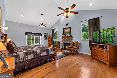 Bedroom - 414 Mulkey Dr, Murphy, NC 28906 photo 6 of 9