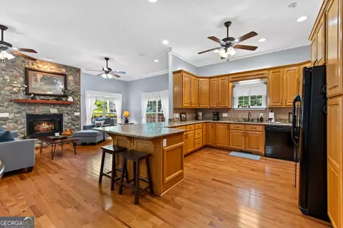 Kitchen - 414 Mulkey Dr, Murphy, NC 28906 photo 4 of 7