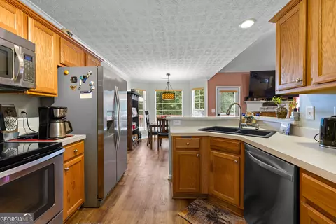Kitchen - 333 Cascade Ct, Hampton, GA 30228 photo 1 of 2