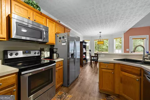 Kitchen - 333 Cascade Ct, Hampton, GA 30228 photo 2 of 2