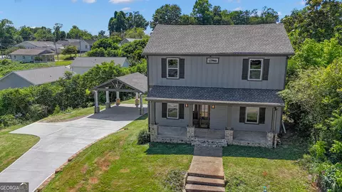 31 Pinson St, Newnan, GA 30263