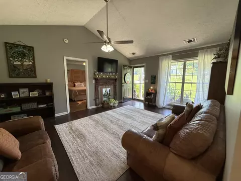 425 Hampton Green Dr, Lagrange, GA 30240 photo 6