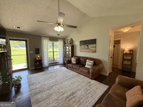 425 Hampton Green Dr, Lagrange, GA 30240 photo 5